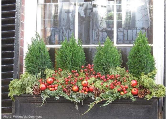 How to decorate a box window