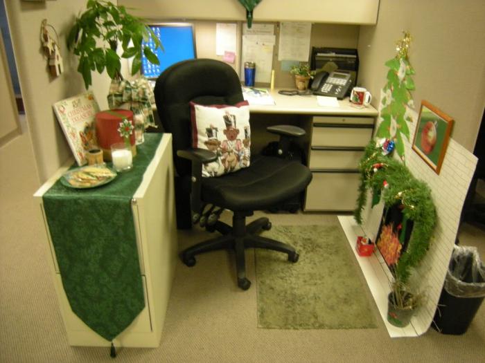 How to decorate small office cubicle