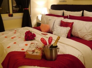 How to decorate hotel room for wedding night