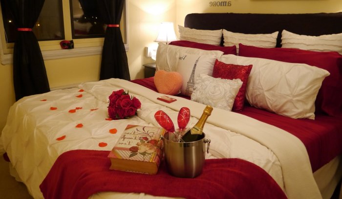 How to decorate hotel room for wedding night